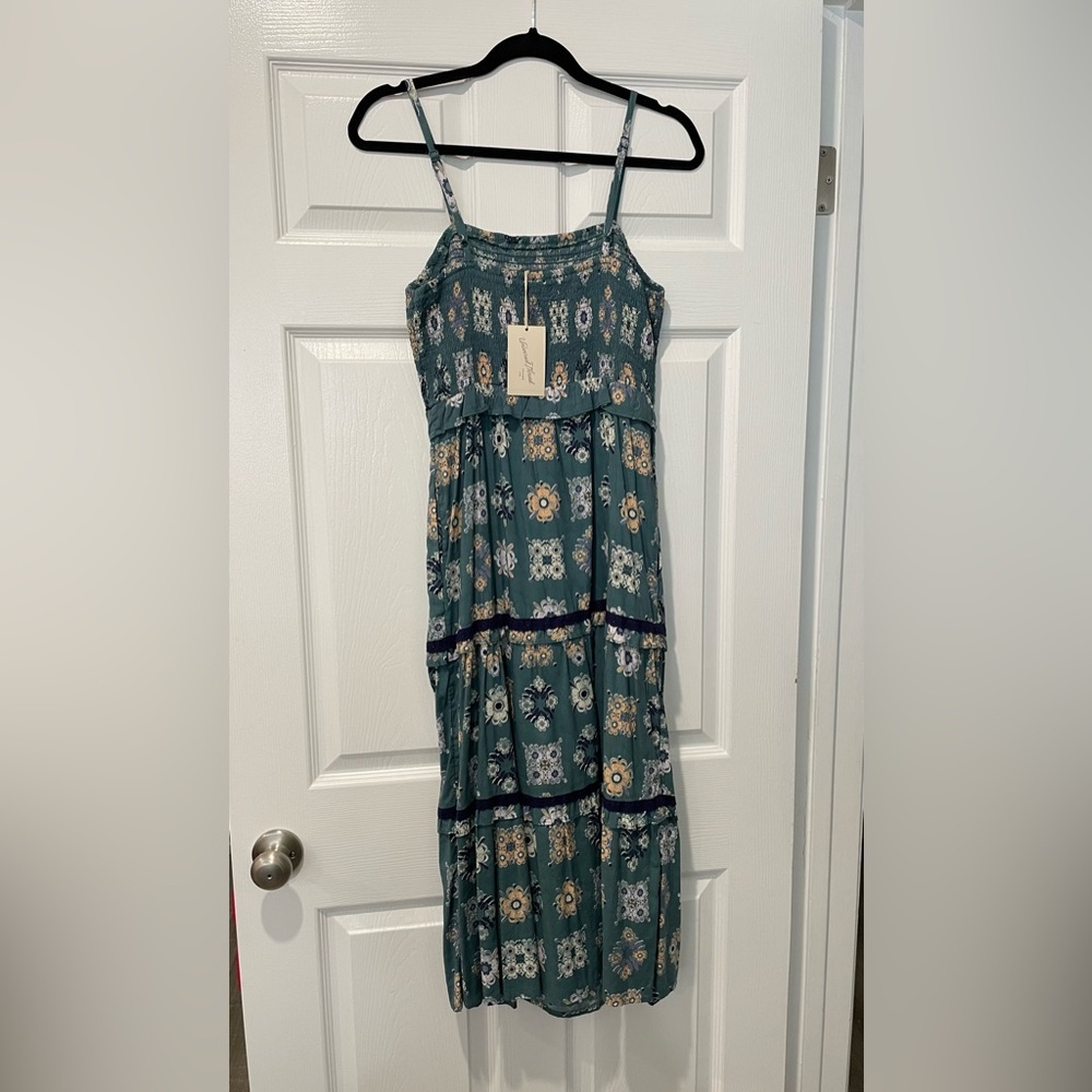 Universal Thread dress - Picture 2 of 3